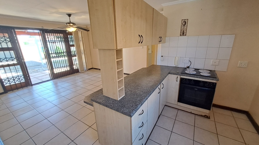 2 Bedroom Property for Sale in Langenhovenpark Free State